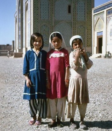 girls in fromt of the mosque in Herat